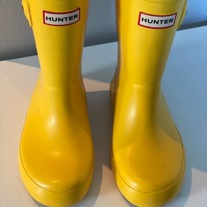 Gently worn Yellow Hunter Kid rainboots